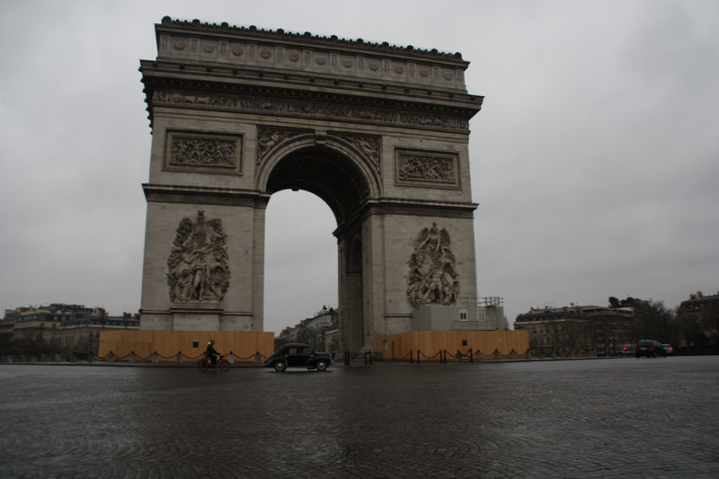 Reminder: the Arc de Triomphe is HUGE. 4CV for scale.
